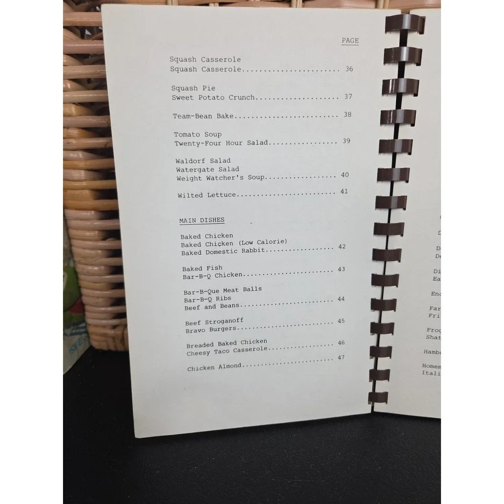 Trinity Christian School Cookbook Mocksville,‎ NC 1982 Local Southern